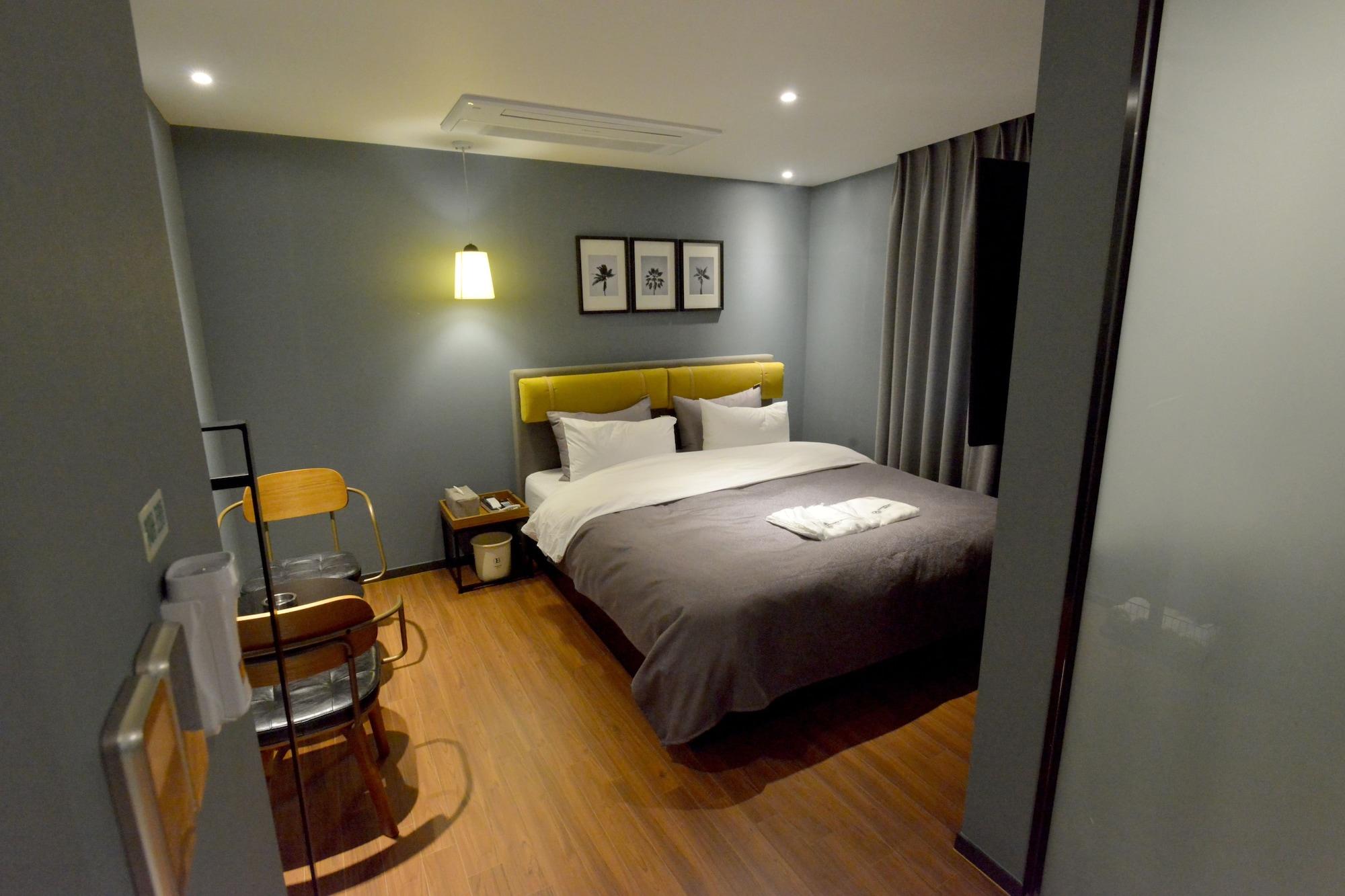 Brown Dot Hotel Changwon Exterior photo