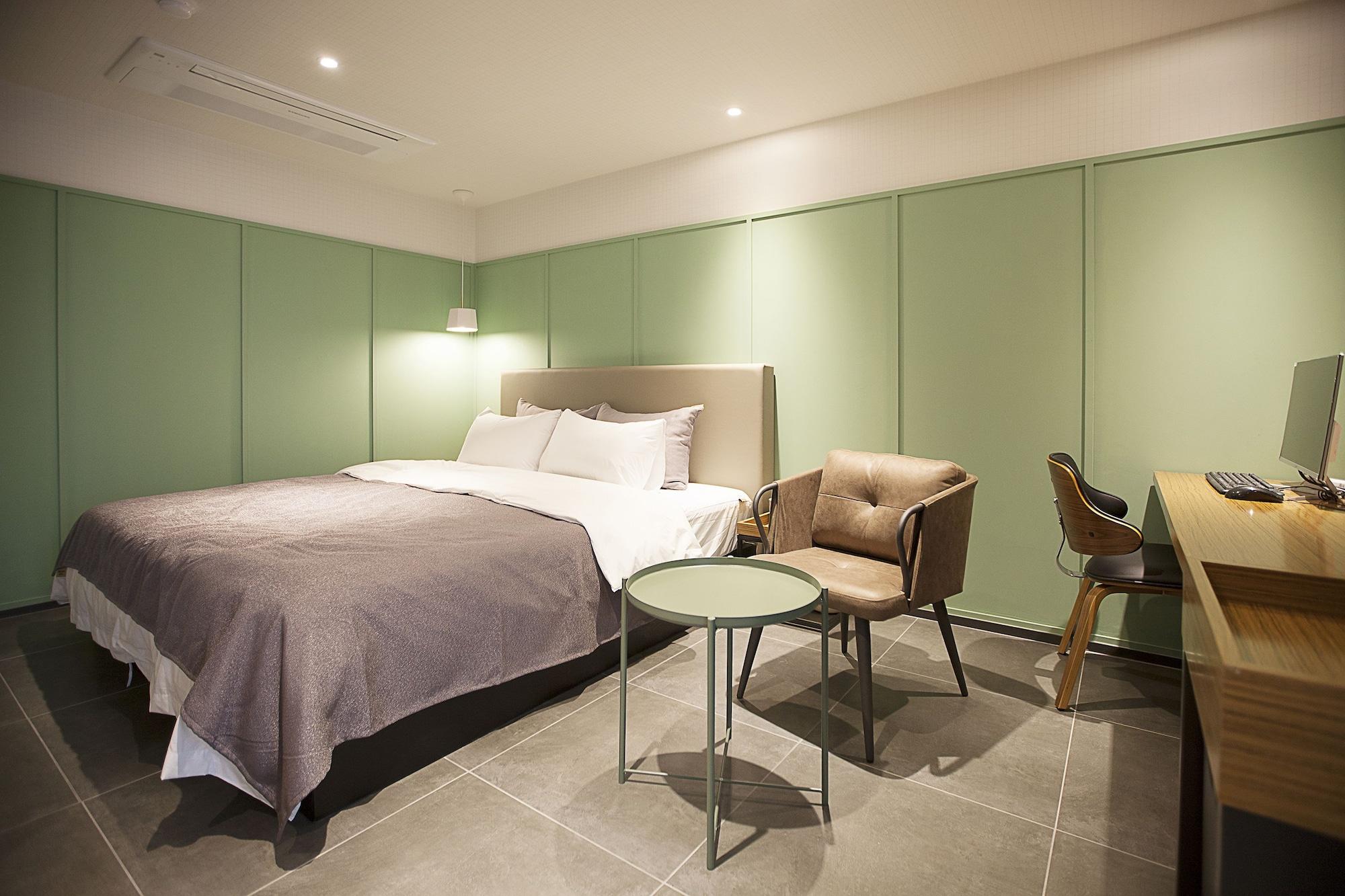 Brown Dot Hotel Changwon Exterior photo