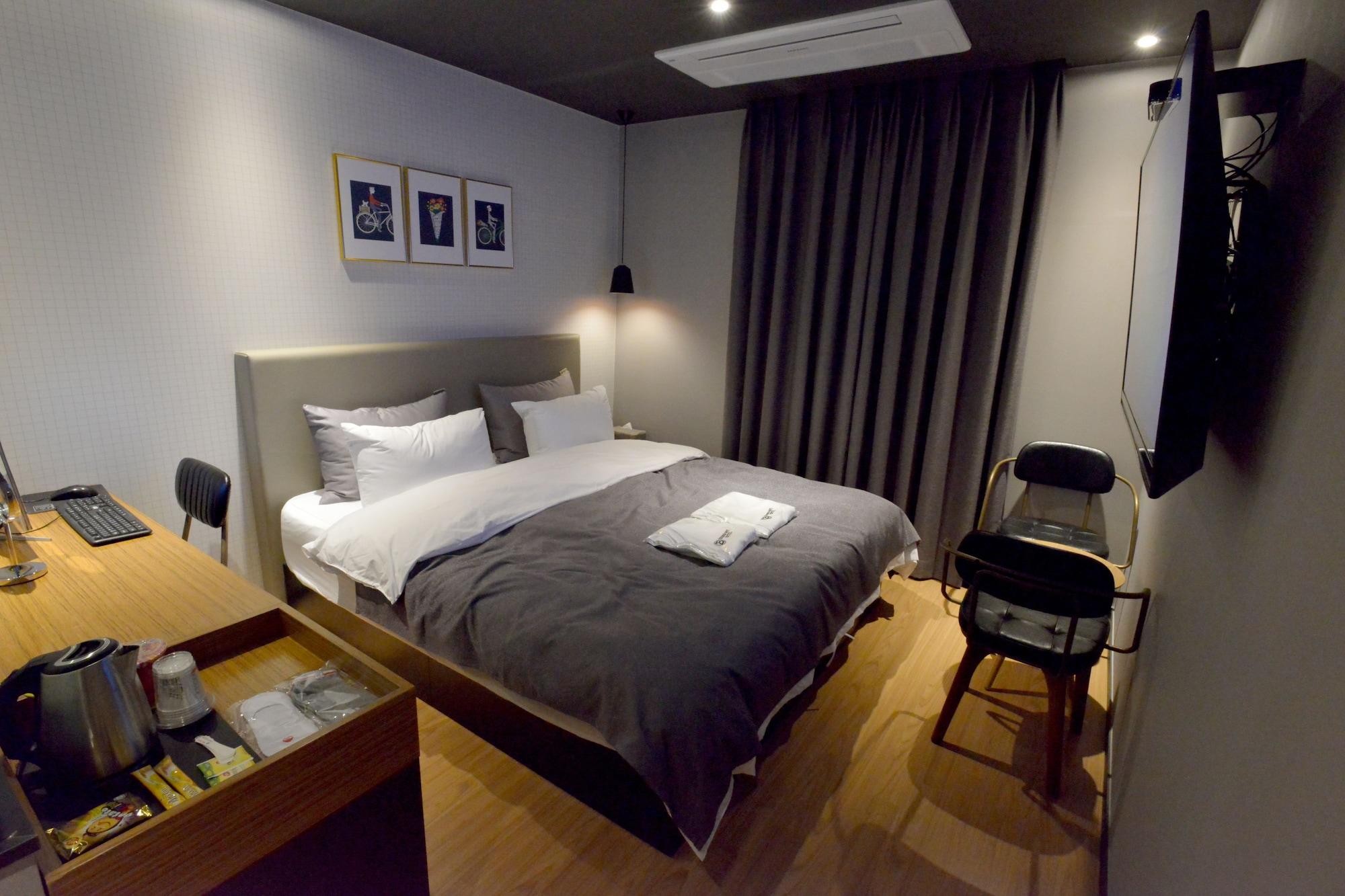 Brown Dot Hotel Changwon Exterior photo