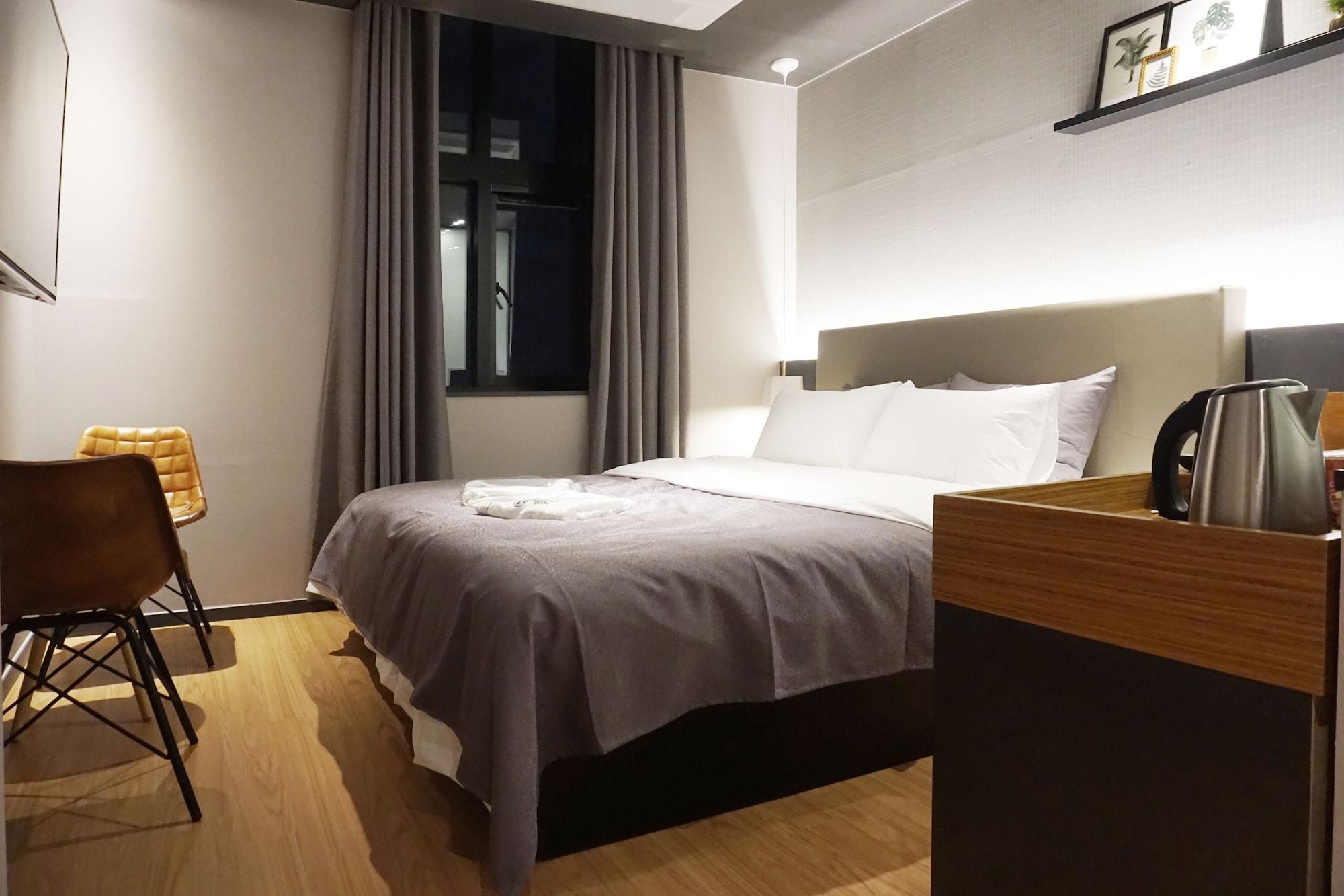Brown Dot Hotel Changwon Exterior photo