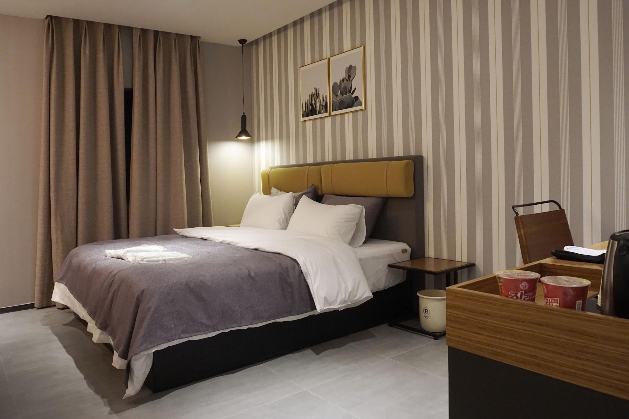Brown Dot Hotel Changwon Exterior photo