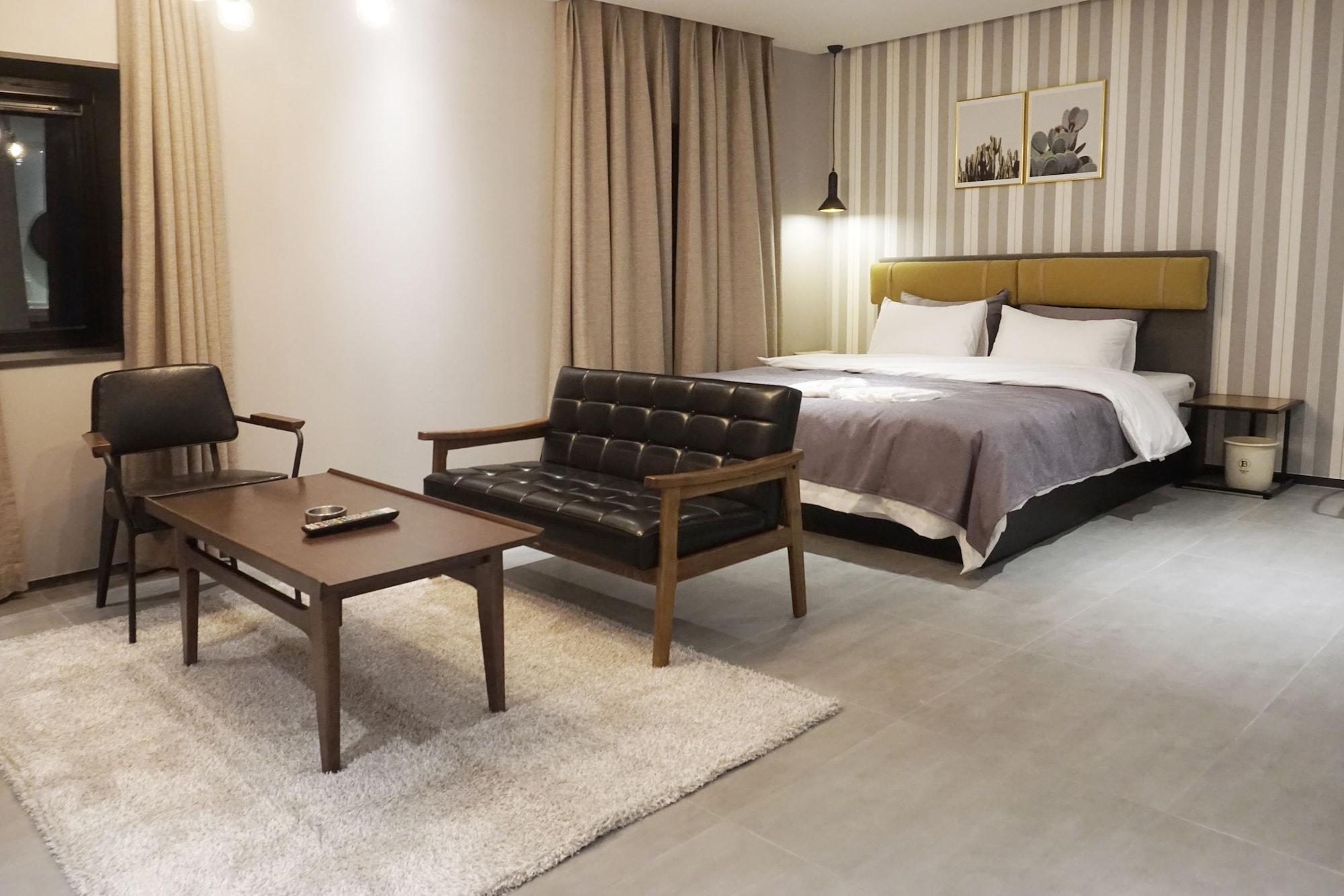 Brown Dot Hotel Changwon Exterior photo