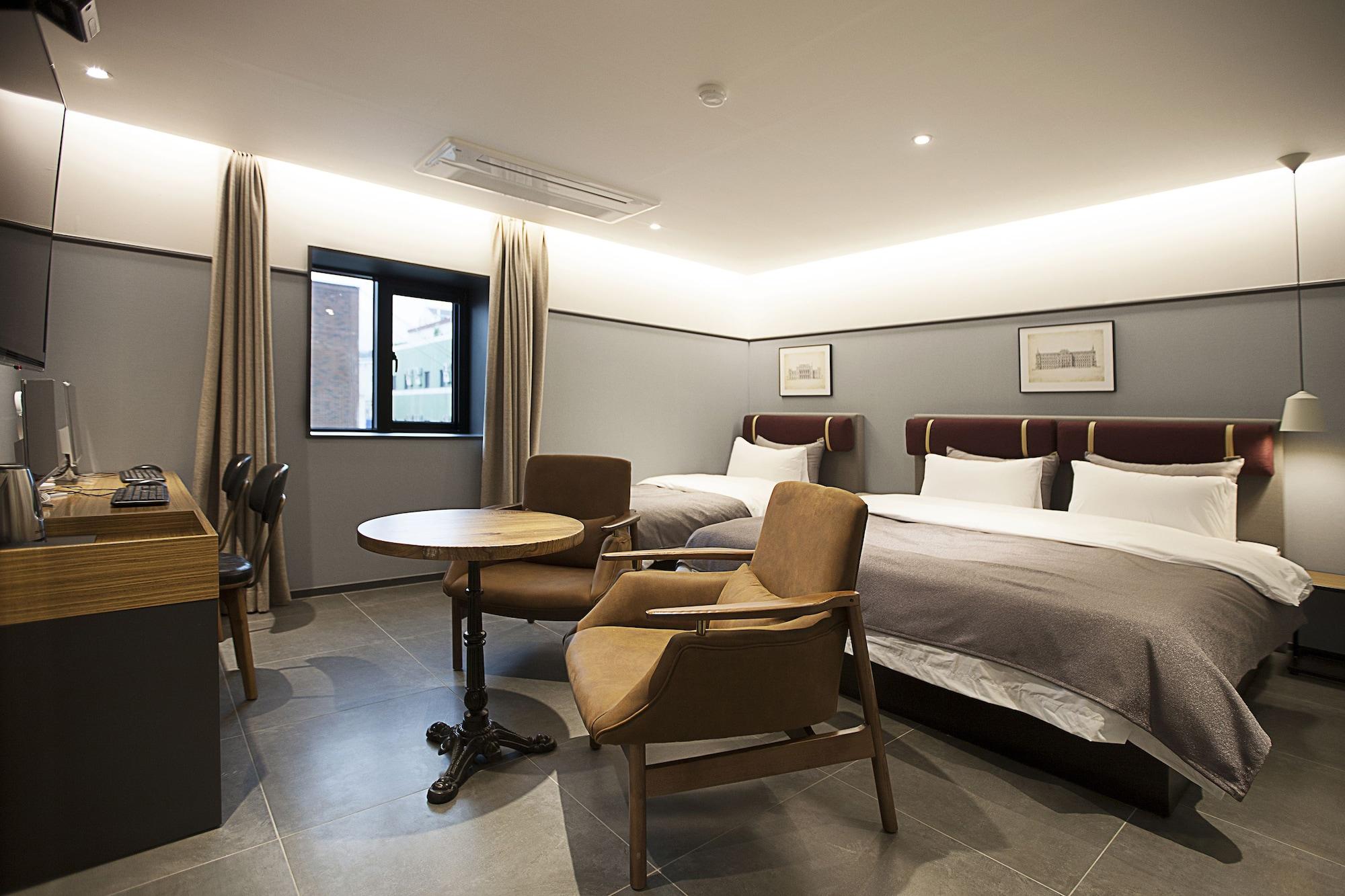 Brown Dot Hotel Changwon Exterior photo