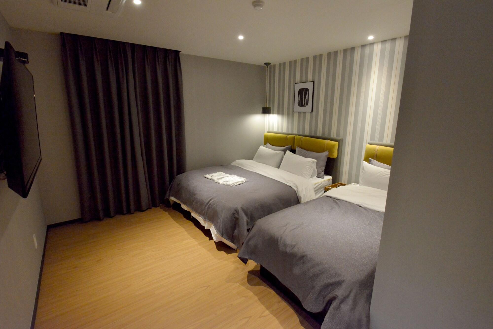 Brown Dot Hotel Changwon Exterior photo