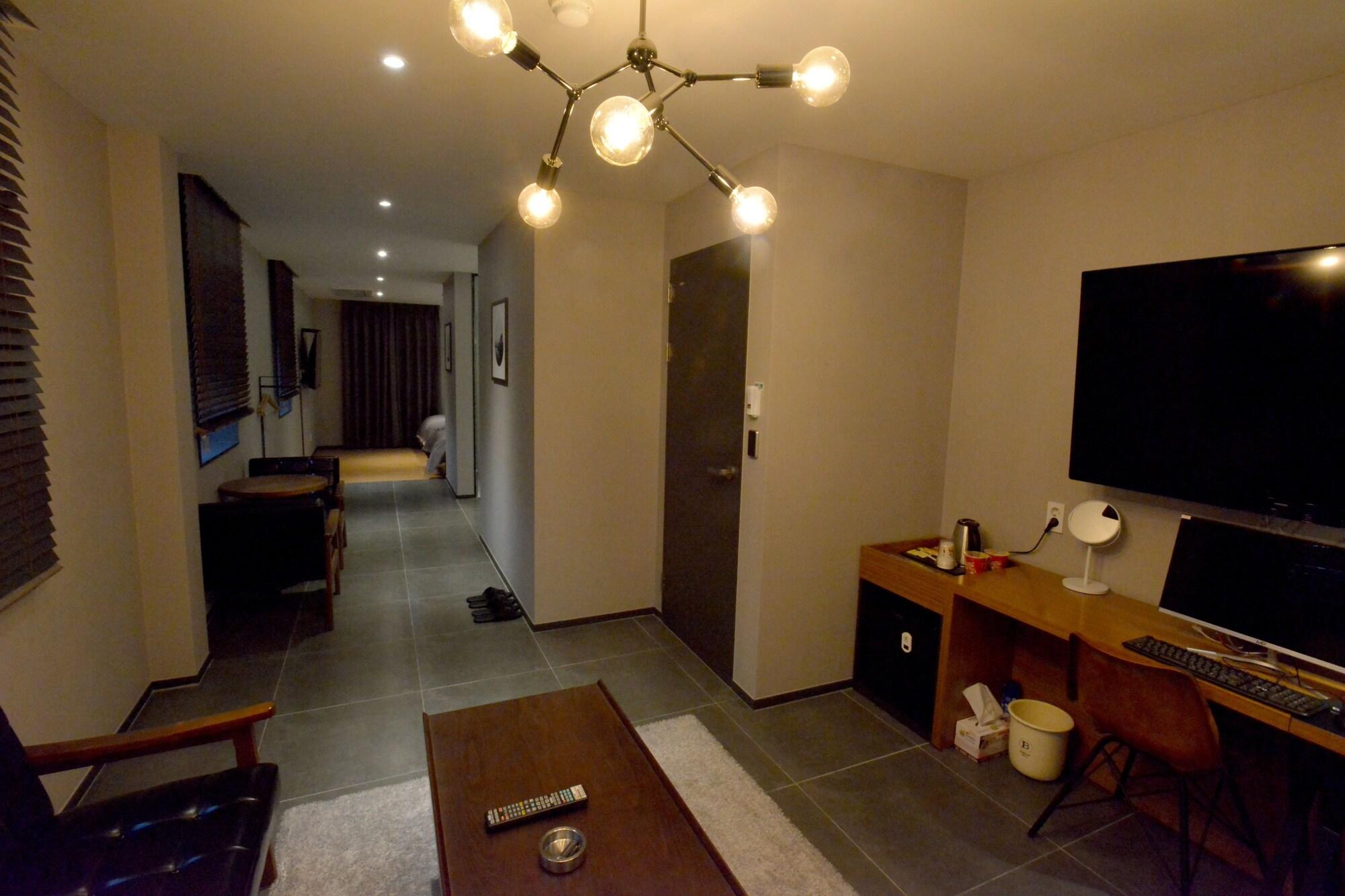 Brown Dot Hotel Changwon Exterior photo