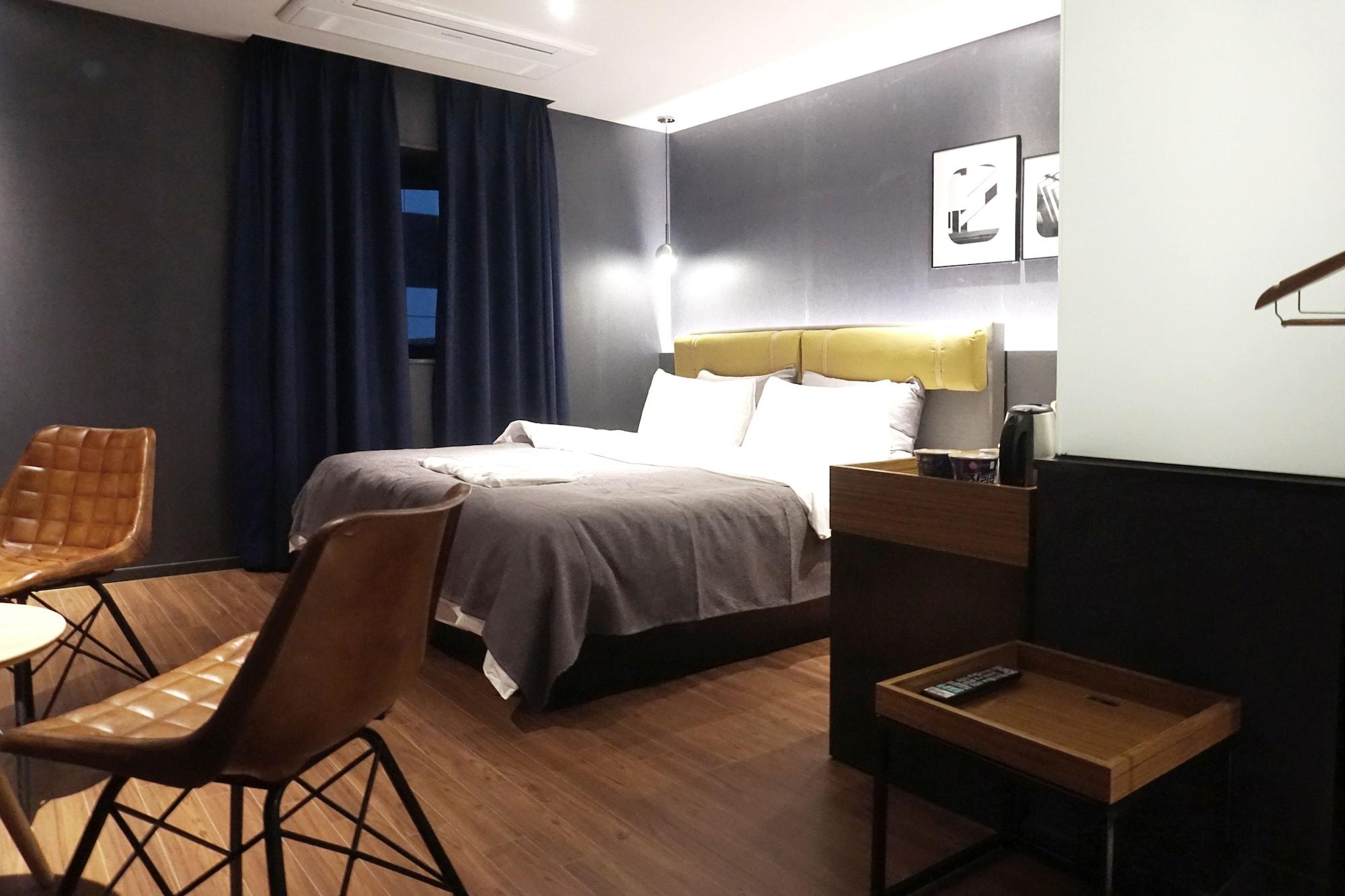 Brown Dot Hotel Changwon Exterior photo