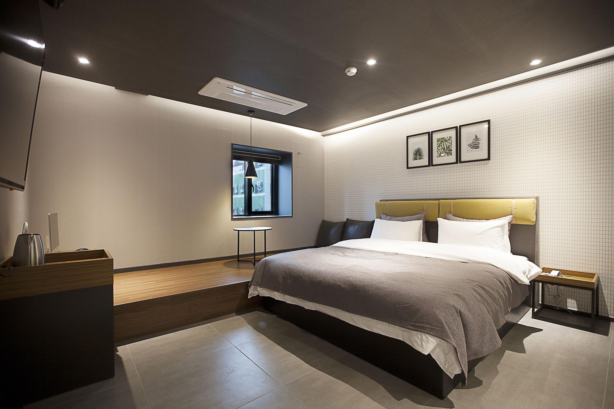 Brown Dot Hotel Changwon Exterior photo