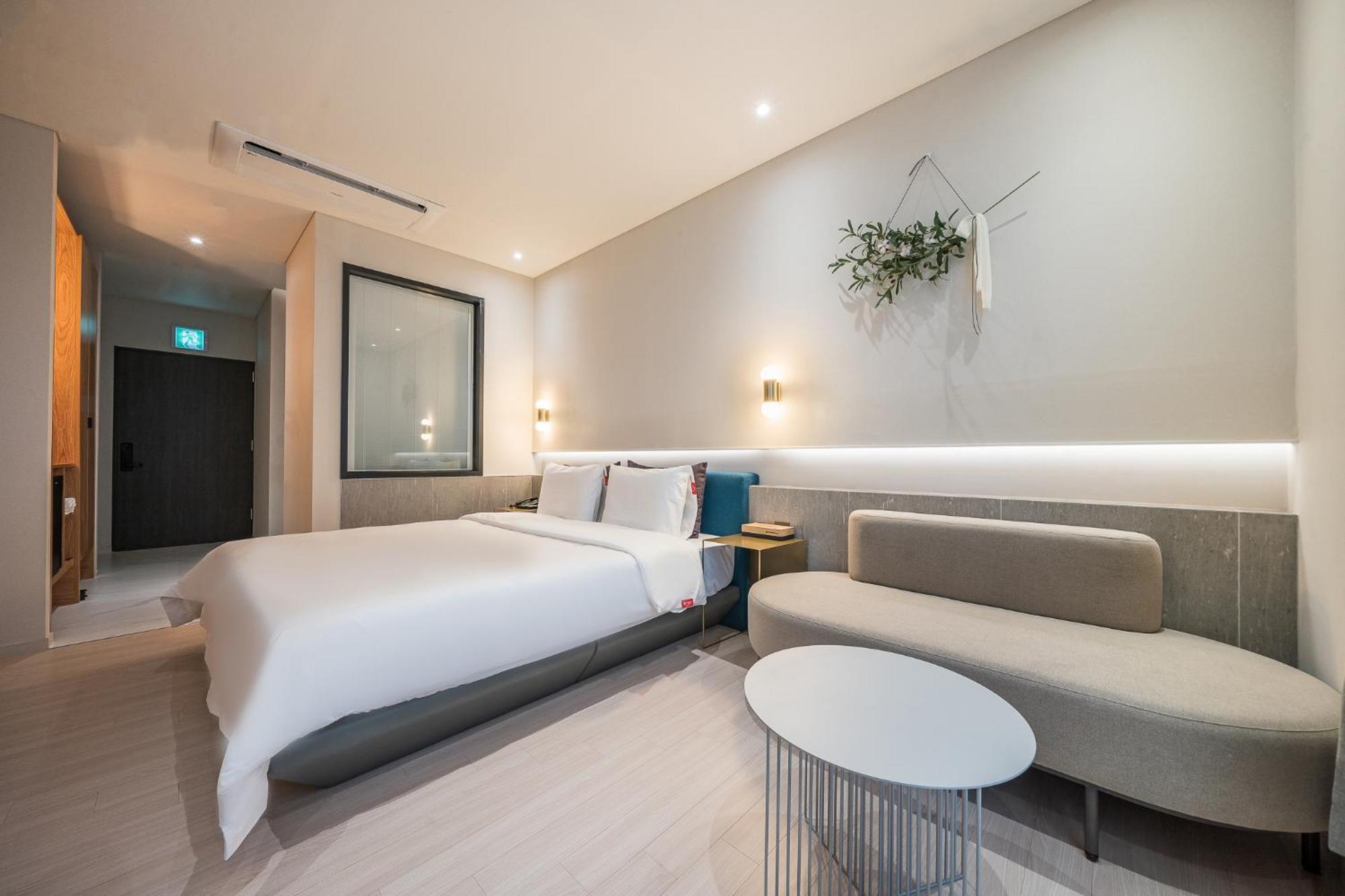 Brown Dot Hotel Changwon Exterior photo