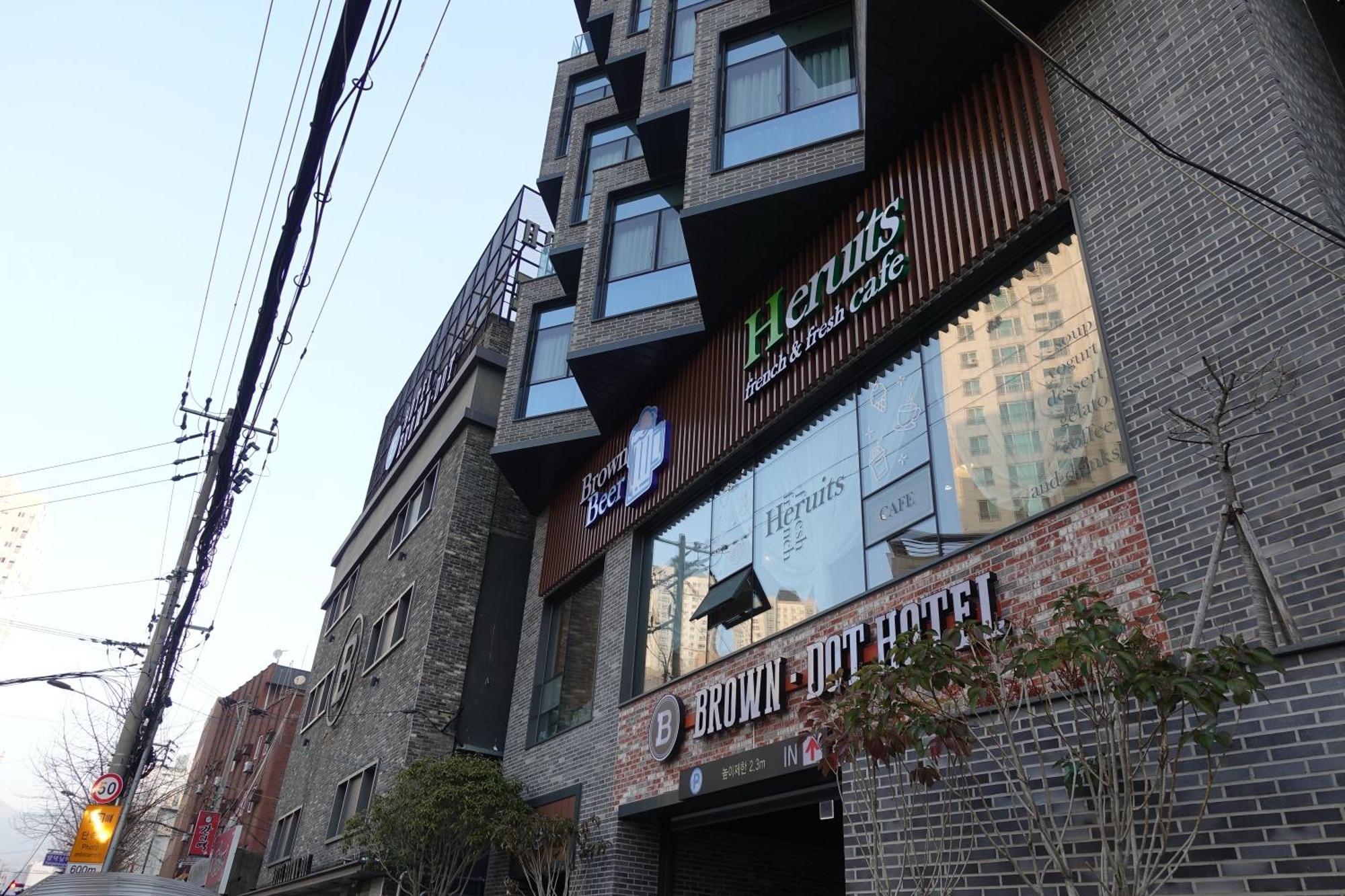 Brown Dot Hotel Changwon Exterior photo