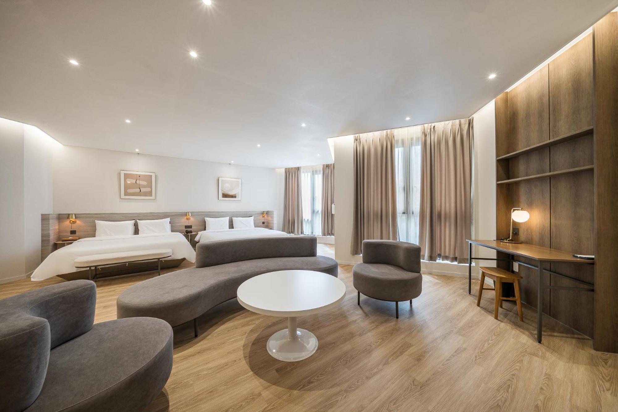 Brown Dot Hotel Changwon Exterior photo