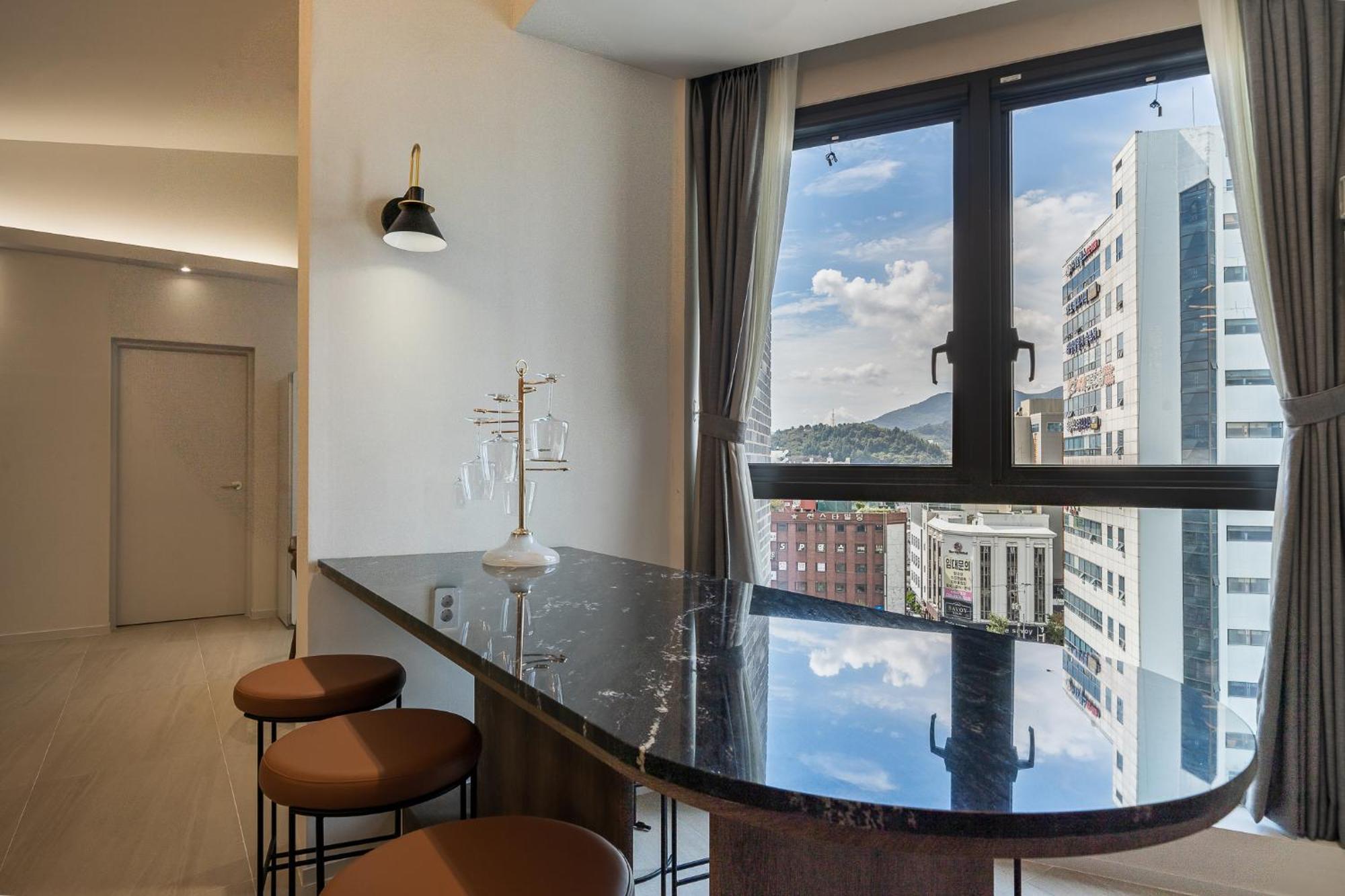 Brown Dot Hotel Changwon Exterior photo