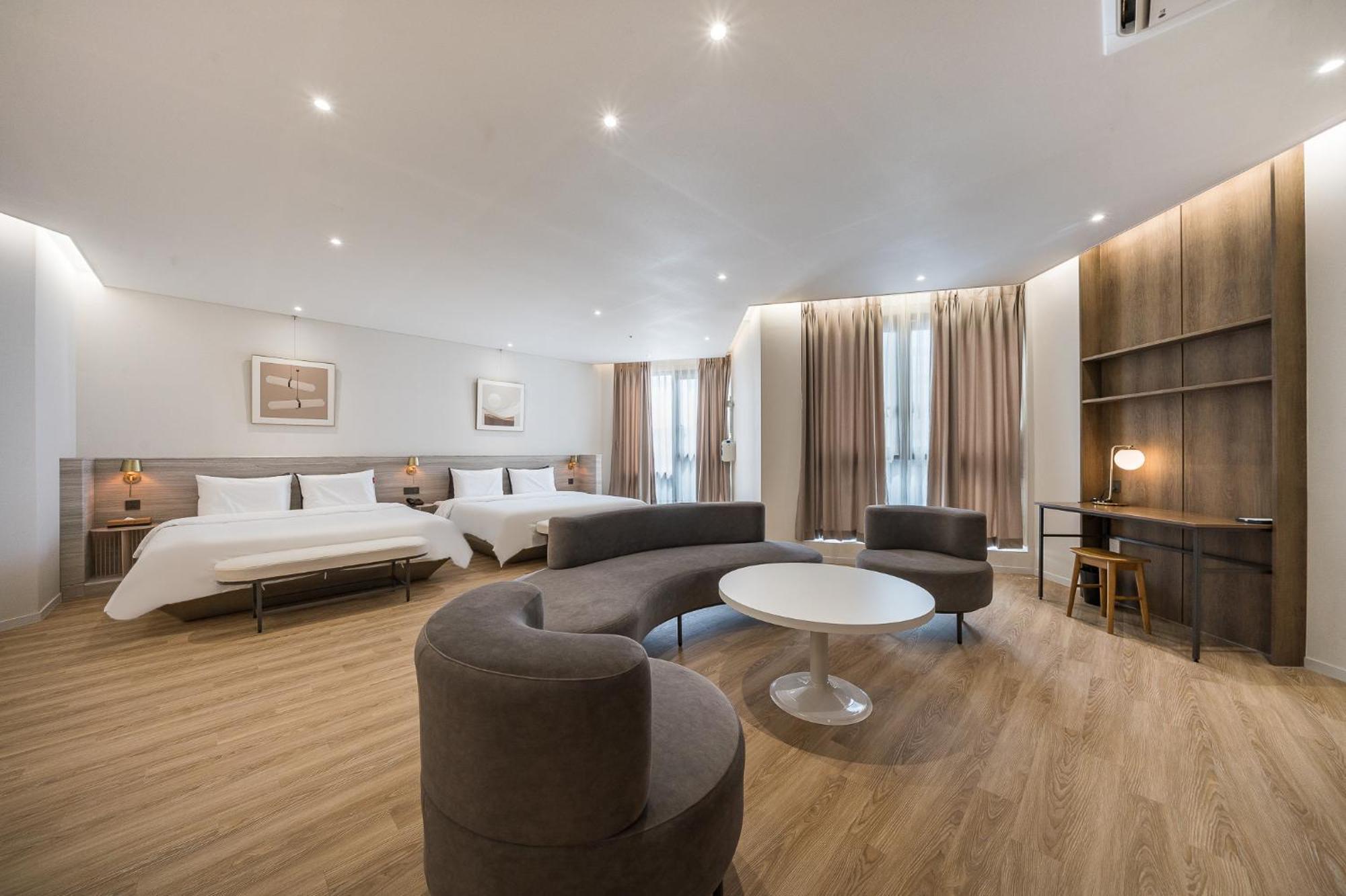 Brown Dot Hotel Changwon Exterior photo