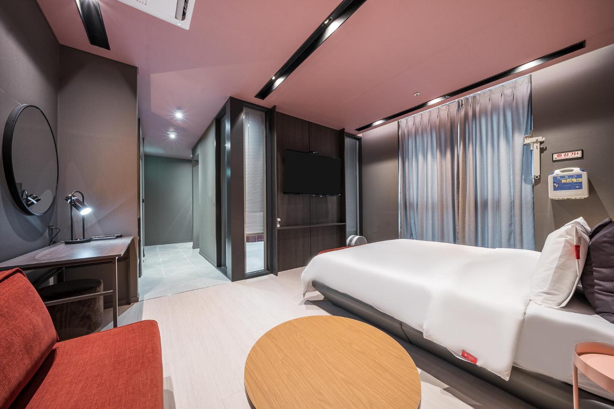 Brown Dot Hotel Changwon Exterior photo
