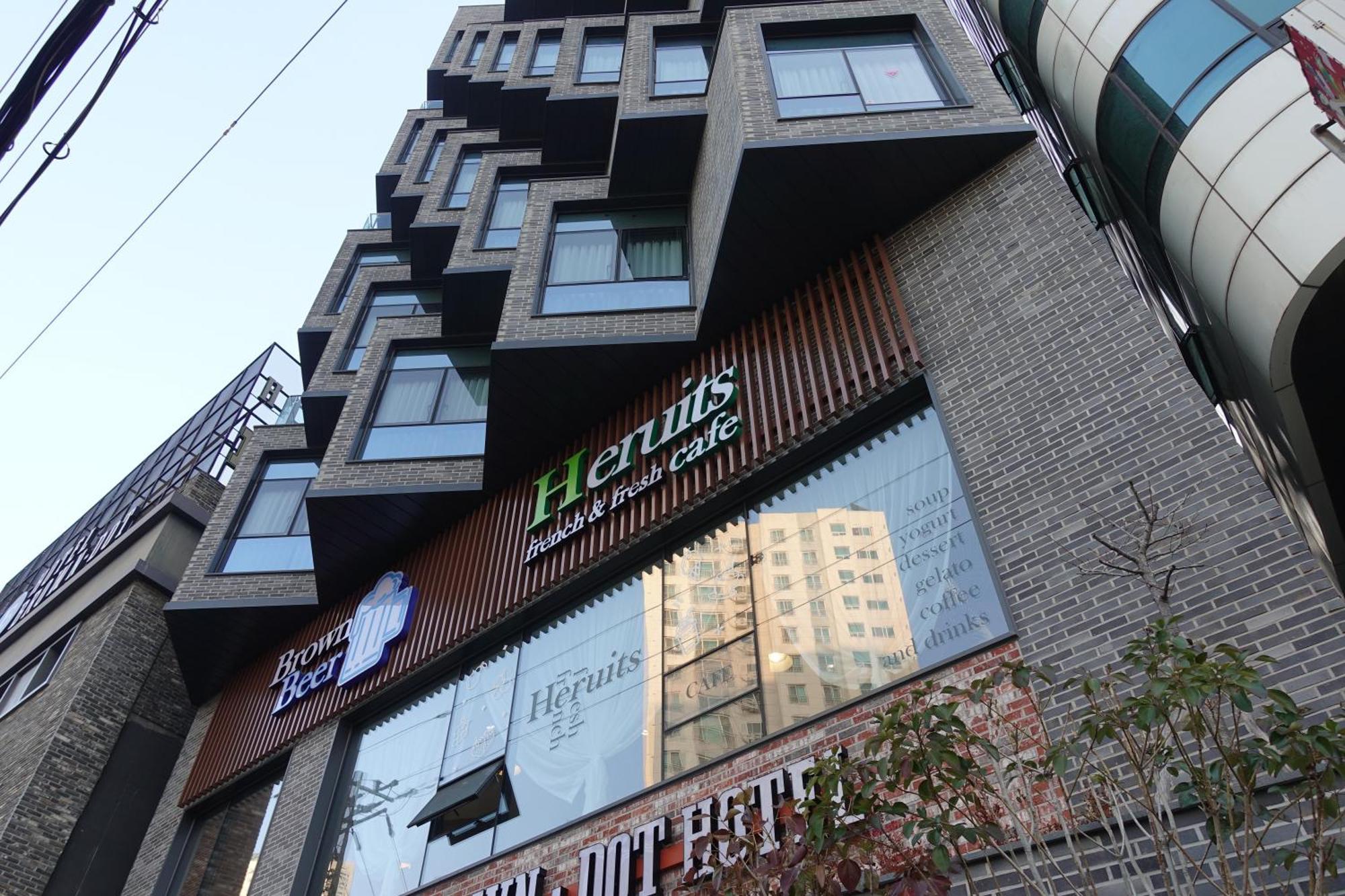 Brown Dot Hotel Changwon Exterior photo