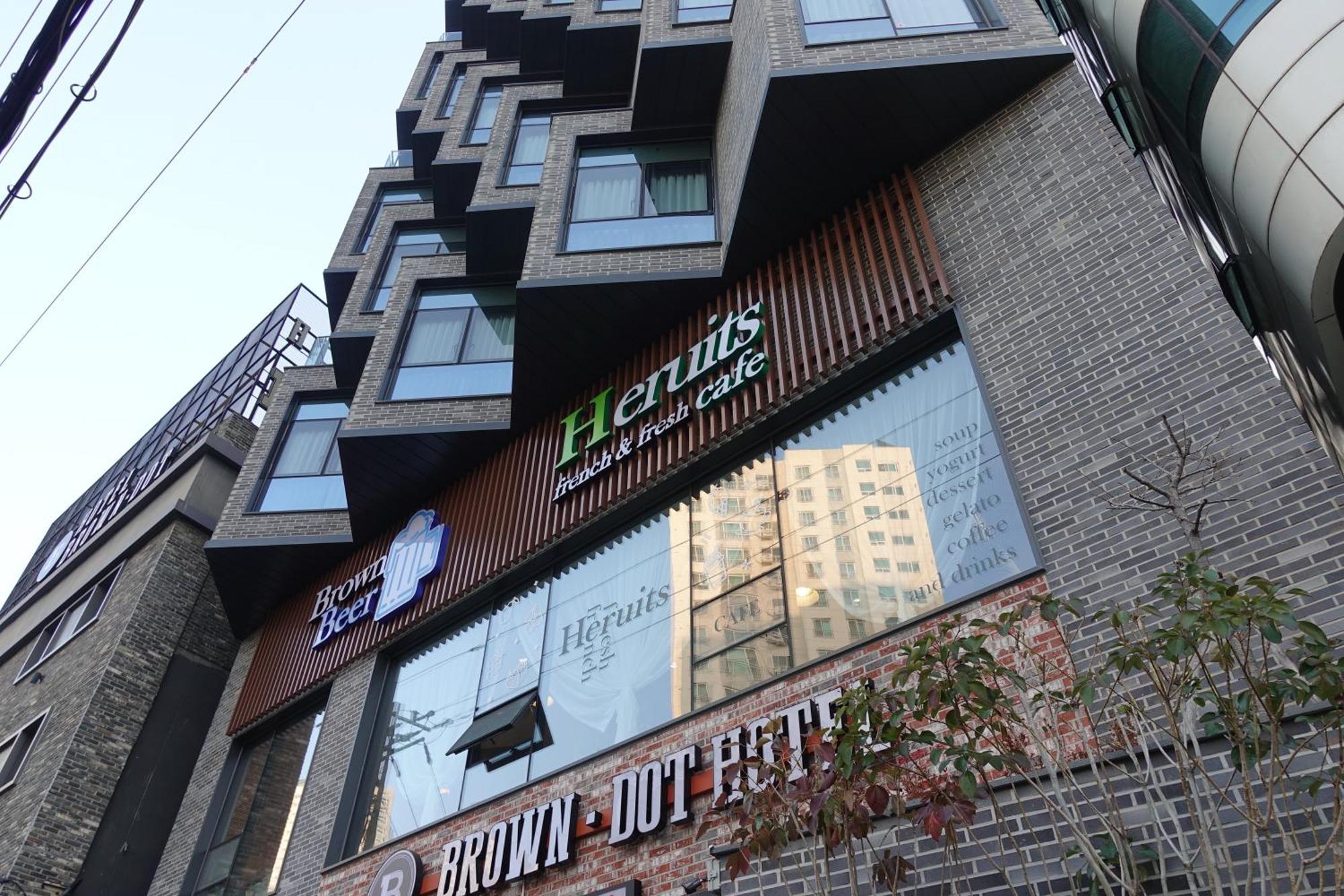 Brown Dot Hotel Changwon Exterior photo