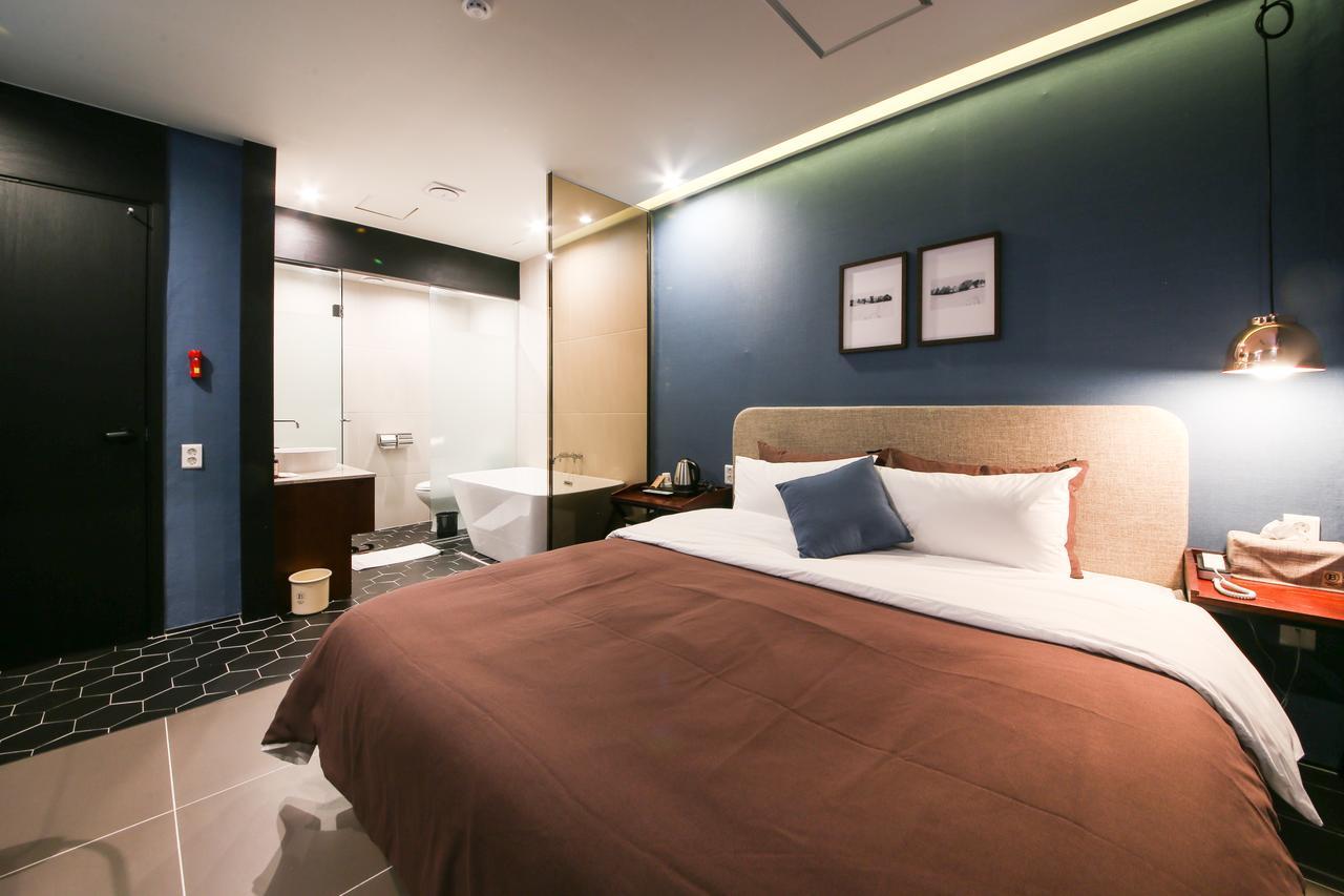 Brown Dot Hotel Changwon Exterior photo